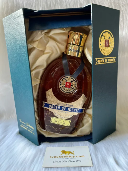 Schenley Order Of Merit 15YO Blended Canadian Whisky Distilled 1948 Bottled 1963 (40%, 75cl) 7 Schenley Order Of Merit 15YO Blended Canadian Whisky Distilled 1948 Bottled 1963 (40%, 75cl) (5)