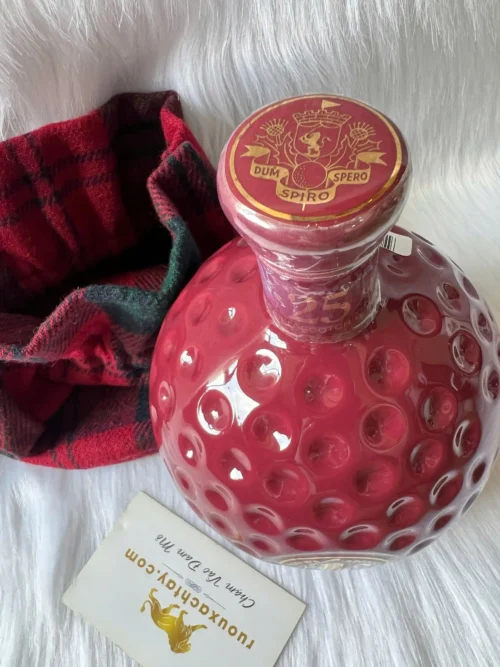 Scotch Whisky Old St Andrews 25 Year Red Golf Ball (2)