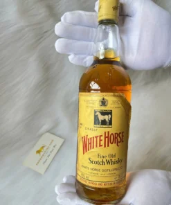 White Horse Fine Old Scotch Whisky 1980 (1)