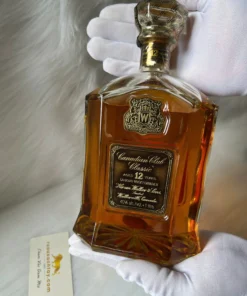 Canadian Club Classic 12YO Blended Canadian Whisky 1977 (1)