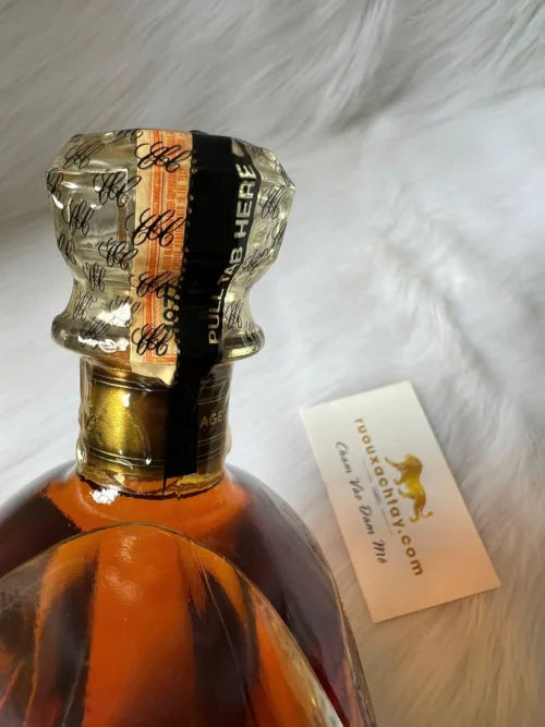 Canadian Club Classic 12YO Blended Canadian Whisky 1977 (4)