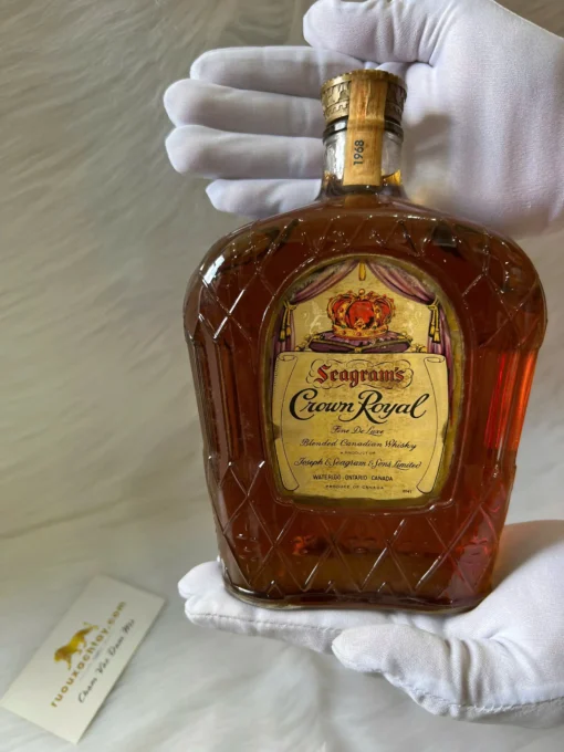 Crown Royal 1968 Canadian Whisky 1140ml (1)