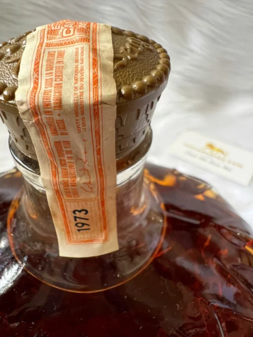 Crown Royal Fine Deluxe Blended Canadian Whisky 1973 (2)