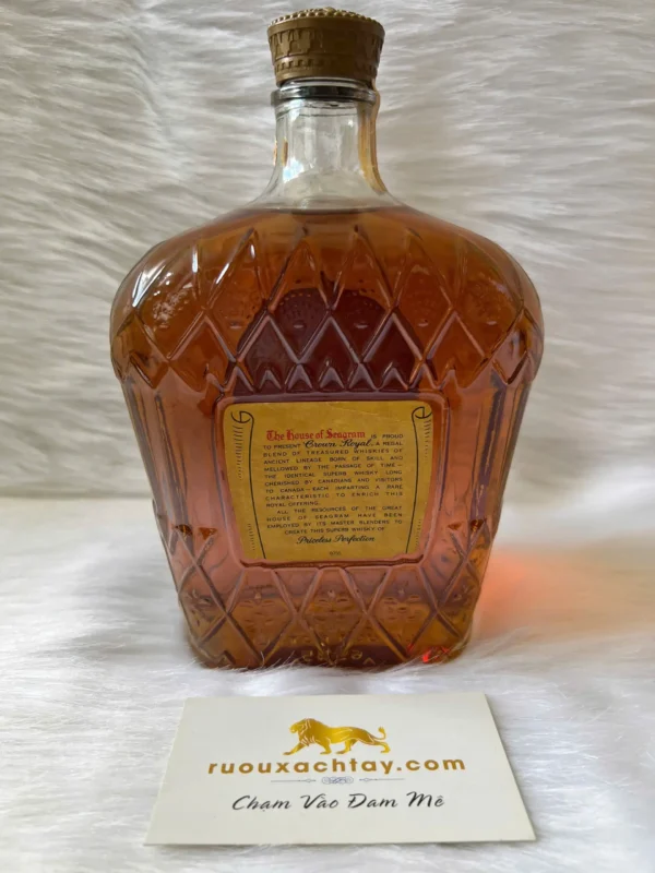 Crown Royal Fine Deluxe Blended Canadian Whisky 1973 (3)