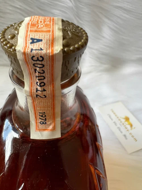 Crown Royal Fine Deluxe Blended Canadian Whisky 1978 (2)