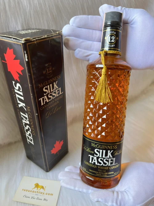 McGuinness Silk Tassel 12yo Deluxe Blended Canadian Whisky 1982 (3)