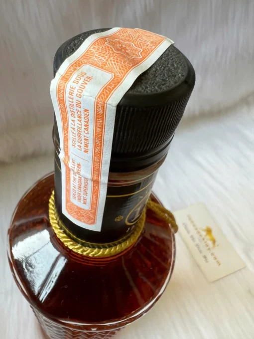 McGuinness Silk Tassel 12yo Deluxe Blended Canadian Whisky 1990 (1)