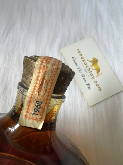 Seagrams Crown Royal Canadian Whisky 1968 (1)