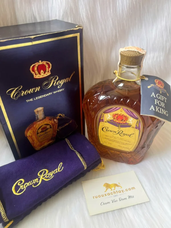 Seagrams Crown Royal Canadian Whisky 1975 (3)