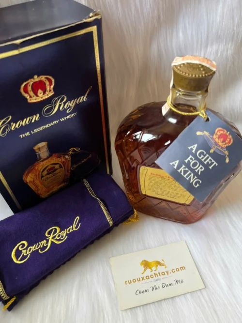 Seagrams Crown Royal Canadian Whisky 1975 (4)