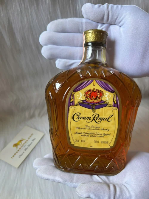 Seagrams Crown Royal Canadian Whisky 1982 (2)