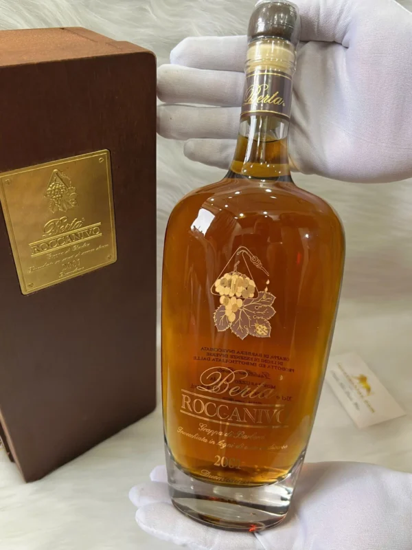 Berta Roccanivo Grappa di Barbera 2001 (1)