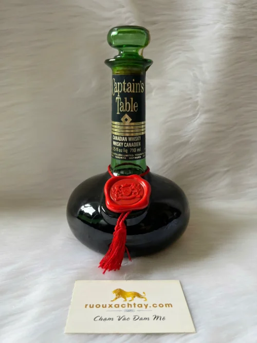 Captain Table Canadian Whisky (5)