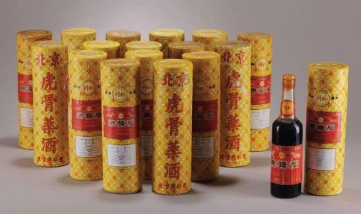 Khám Phá Rượu Xương Hổ Đồng Nhân Đường 6 Rượu xương hổ Đồng Nhân Đường tại các buổi đấu giá tại Trung Quốc