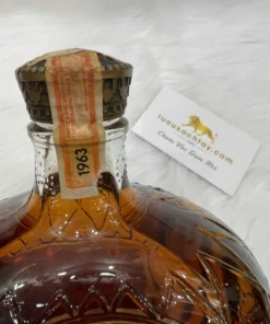 1963 Crown Royal Canadian Whisky 4-5 Quart (1)