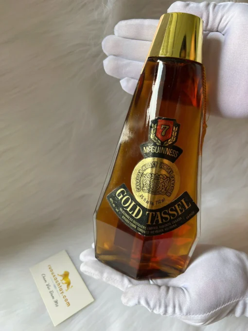1973 McGuinness Gold Tassel Blended Canadian Whisky (1)