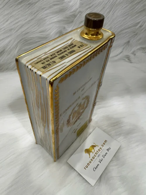 Camus Book Napoleon Bicentenary Cognac Decanter 1969 7 Camus Book Napoleon Bicentenary Cognac Decanter 1969 (3)