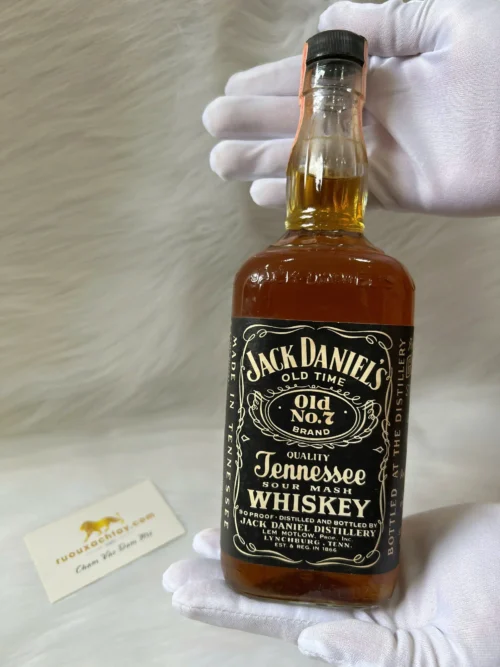 Jack Daniels Old No7 Tennessee Whiskey Vintage 1970s 750ml (1)