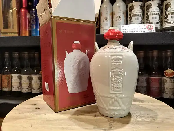 Kinmen Kaoliang Liquor in Porcelain Jar 1000ml 2007 10 Kinmen Kaoliang Liquor in Porcelain Jar 1000ml