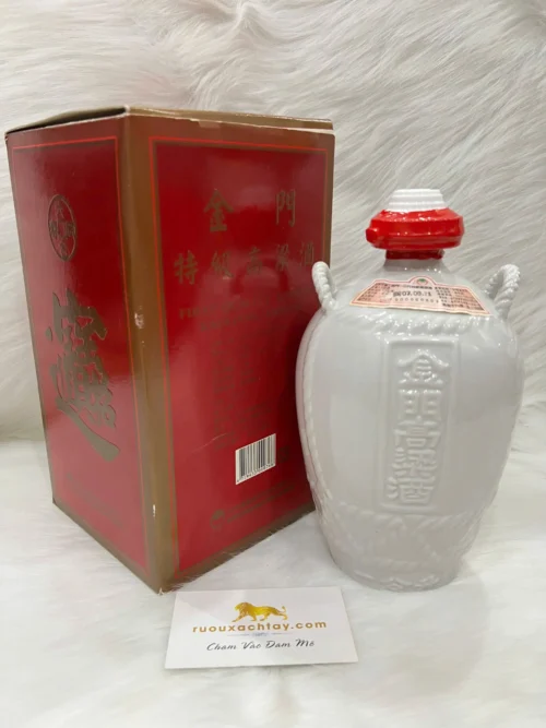 Kinmen Kaoliang Liquor in Porcelain Jar (3)