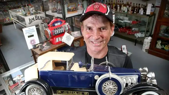 Beam Car Decanters 1970 Bobby Unser Gurney Eagle Racing Car 10 Nhà sưu tầm Beams Decanter