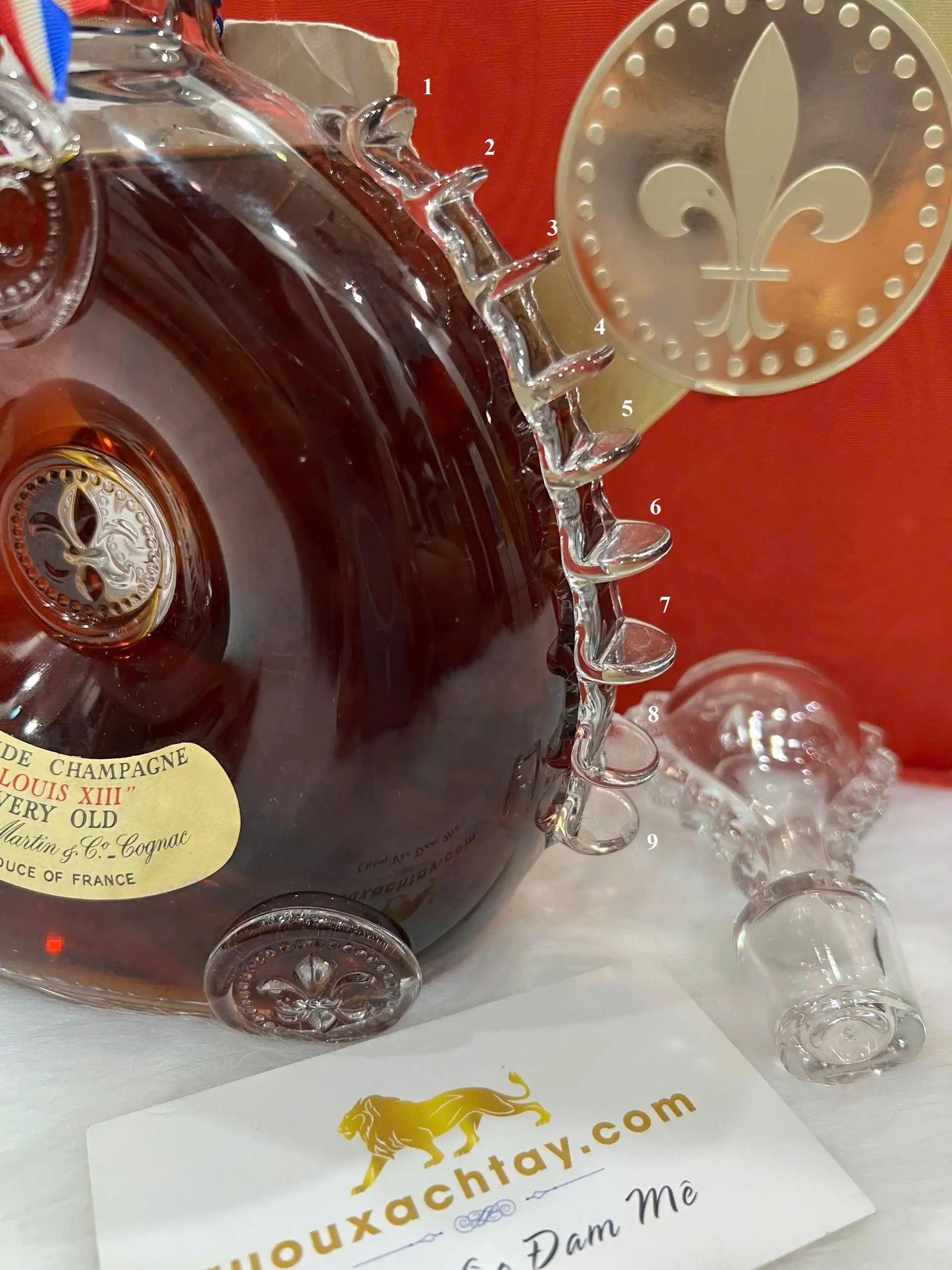 Remy Martin Louis XIII Very Old White Seal 9 Thorn 10 Remy Martin Louis XIII Very Old White Seal 9 Thorn (4)