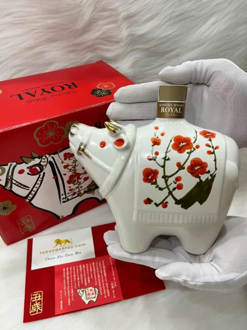 Suntory Royal Whisky Zodiac White Ox 2009 (1)
