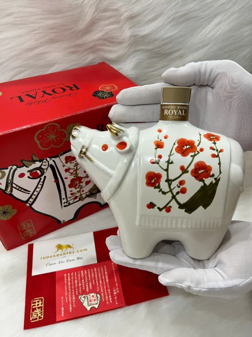 Suntory Royal Whisky Zodiac White Ox 2009 (1)