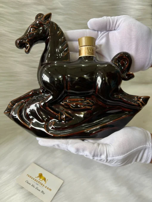 Suntory Whisky Royal 12yo Year of the Horse 2002 (1)