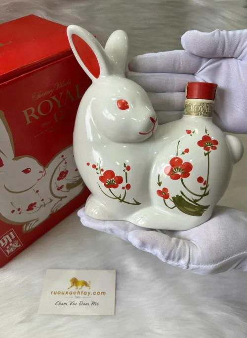 Suntory Whisky Royal Year of the Rabit 1999 (1)
