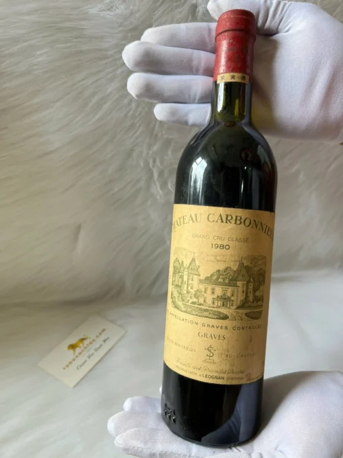 1980 Chateau Carbonnieux (1)