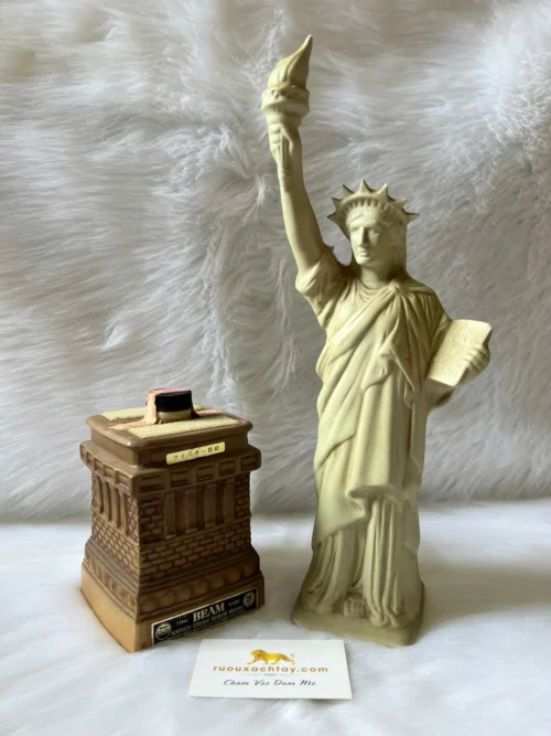 1985 Jim Beam Whiskey Statue Of Liberty Decanter (3)