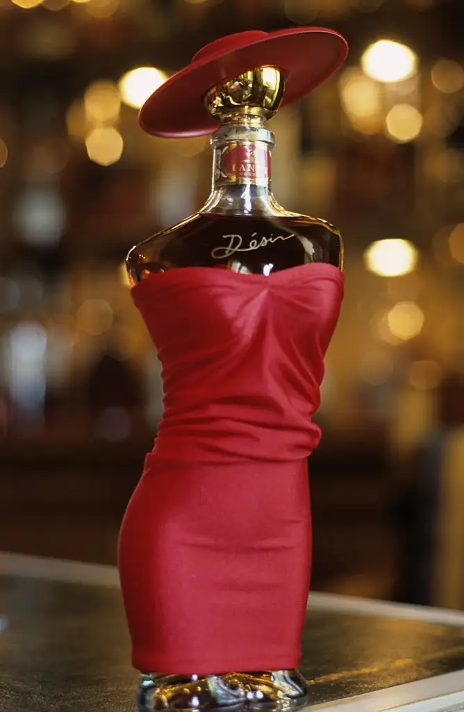 Landy Mermaid Porcelain Cognac 6 Landy Cognac Desire