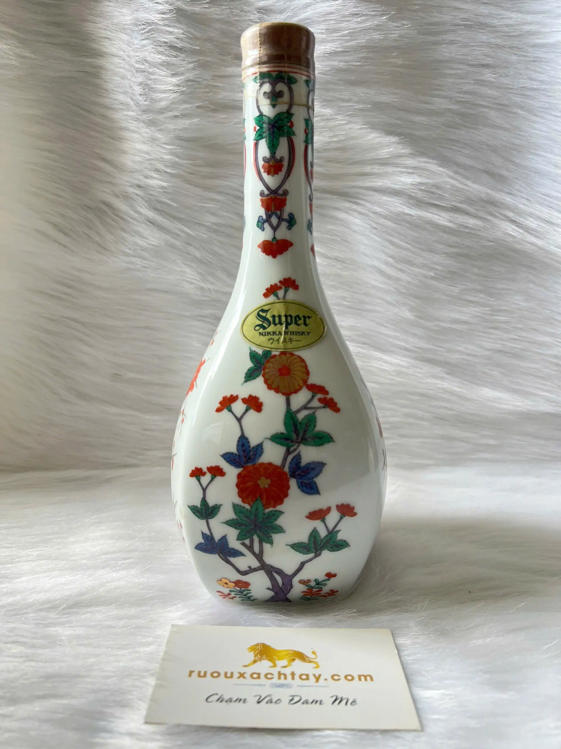 Nikka Super Whisky Arita Ceramic Decanter 2 Nikka Super Whisky Arita Ceramic Decanter (2)