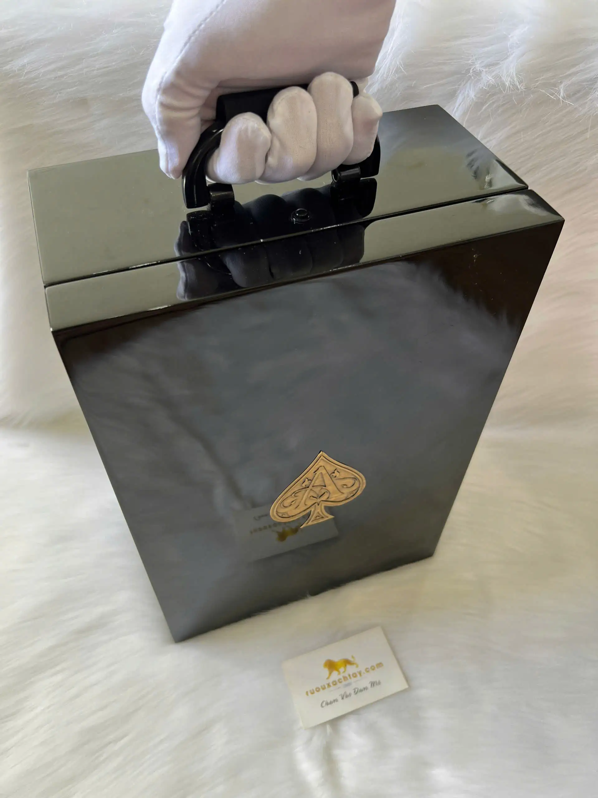 Gift Set 2 Champagne Armand De Brignac Gold Brut & Armand De Brignac Blanc de Noirs 2 Gift Set 2 Champagne Armand De Brignac Gold Brut & Armand De Brignac Blanc de Noirs (6)