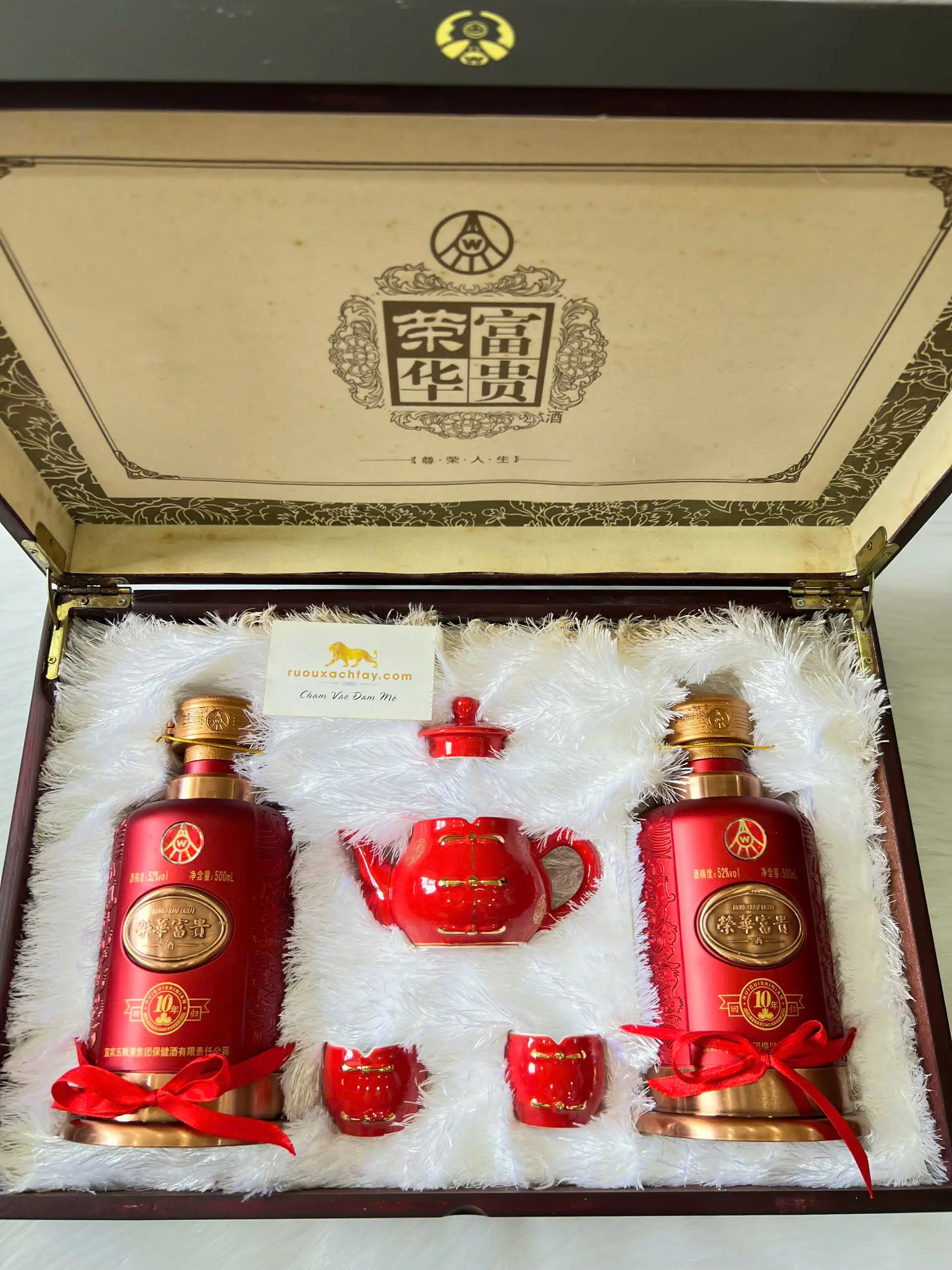 Gift Set Rượu Ngũ Lương Dịch Sự Thịnh Vượng Và Giàu Có 3 Gift Set Rượu Ngũ Lương Dịch Sự Thịnh Vượng Và Giàu Có (2)