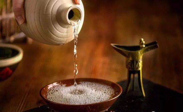 Rót rượu phải đầy