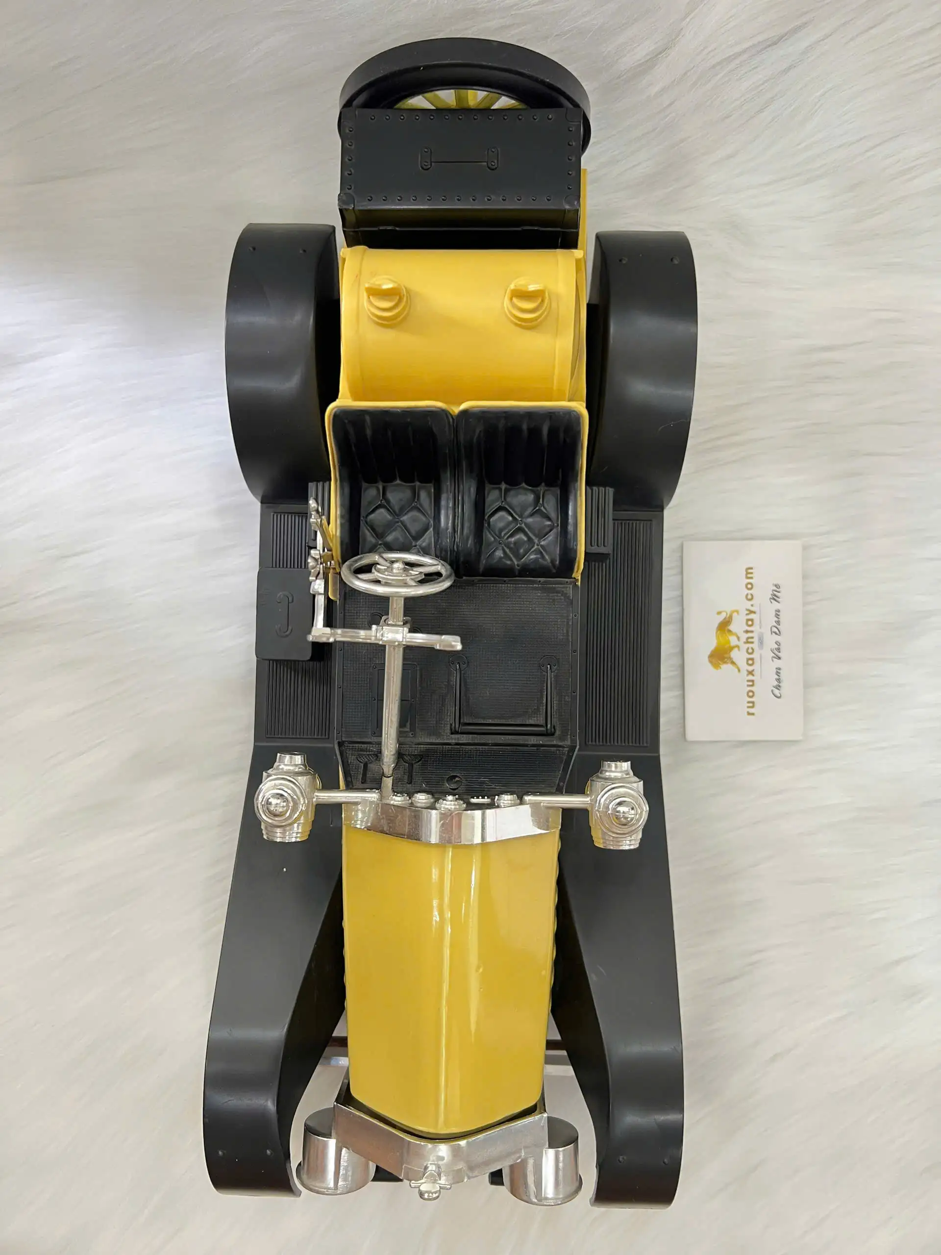 Jim Beam Whiskey 1915 Stutz Bearcat Yellow Decanter 4 Jim Beam Whiskey 1915 Stutz Bearcat Yellow Decanter (2)