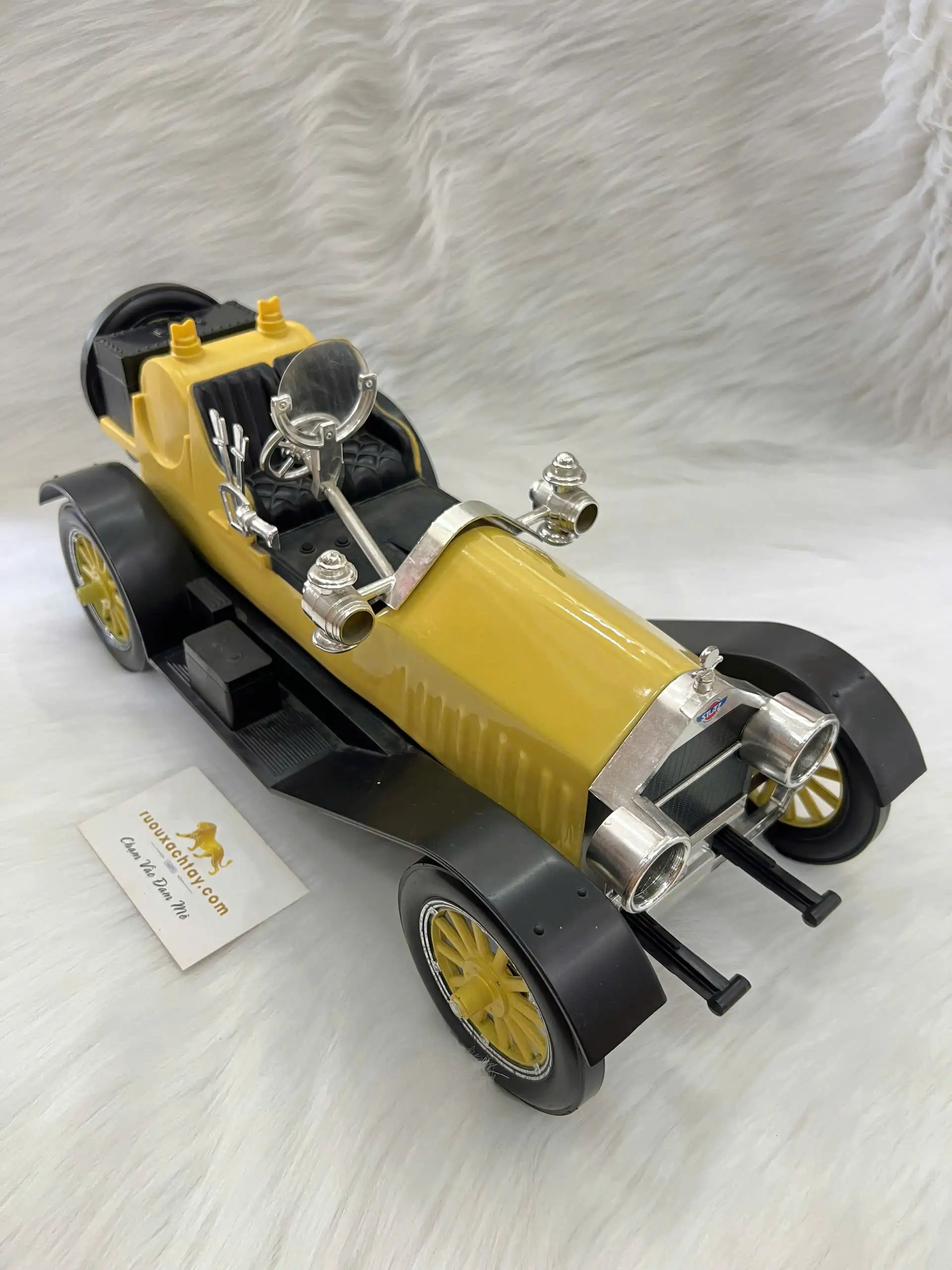 Jim Beam Whiskey 1915 Stutz Bearcat Yellow Decanter 3 Jim Beam Whiskey 1915 Stutz Bearcat Yellow Decanter 3