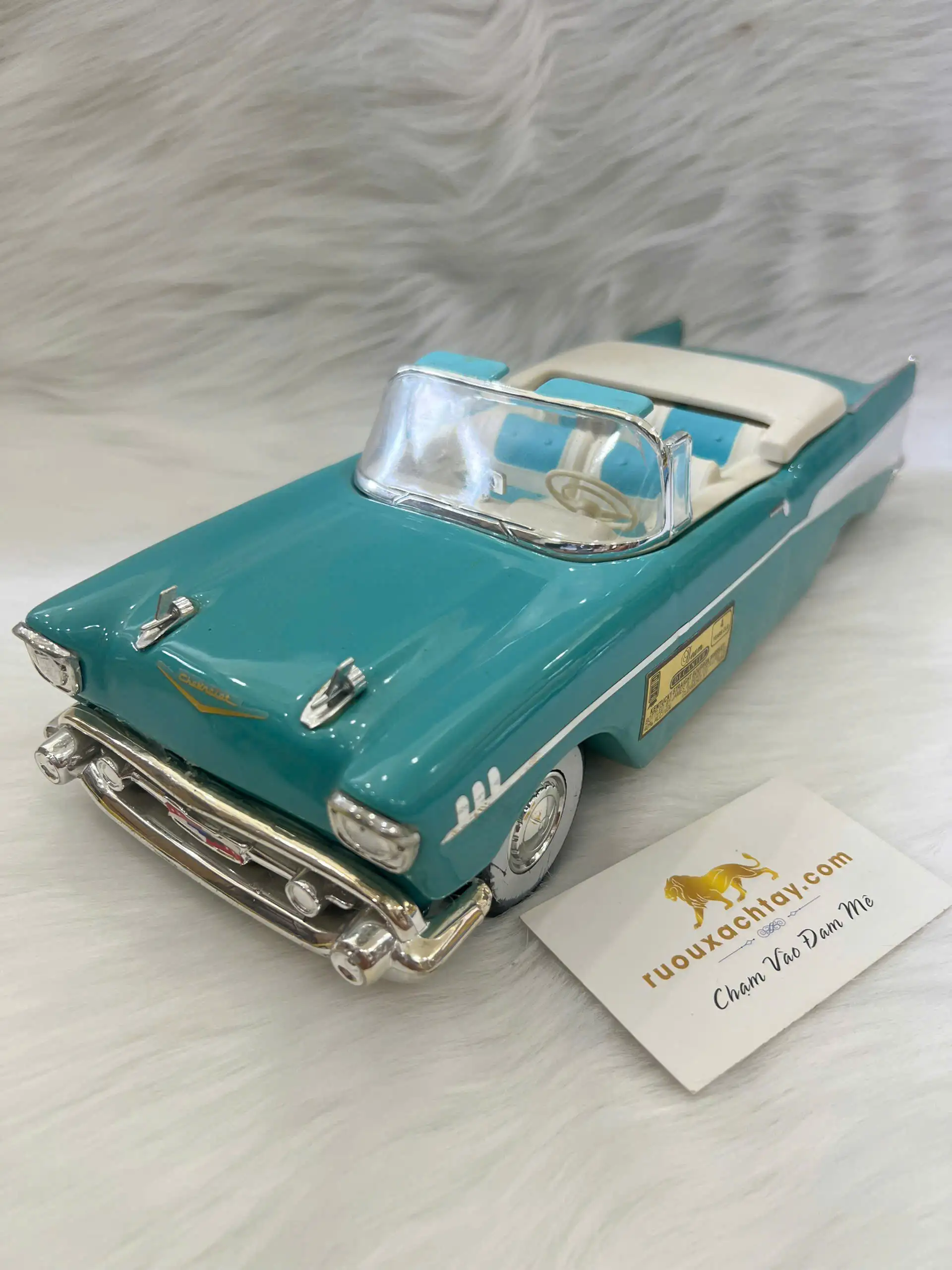 Jim Beam Whiskey 1957 Chevrolet Bel Air Convertible Decanter 2 Jim Beam Whiskey 1957 Chevrolet Bel Air Convertible Decanter (5)