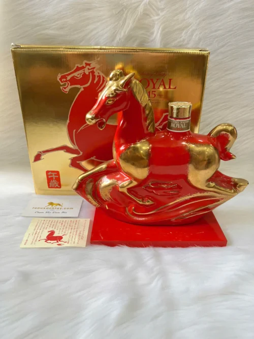 Suntory Royal Whisky 15 Year Old Red Horse Zodiac 2002 (1)