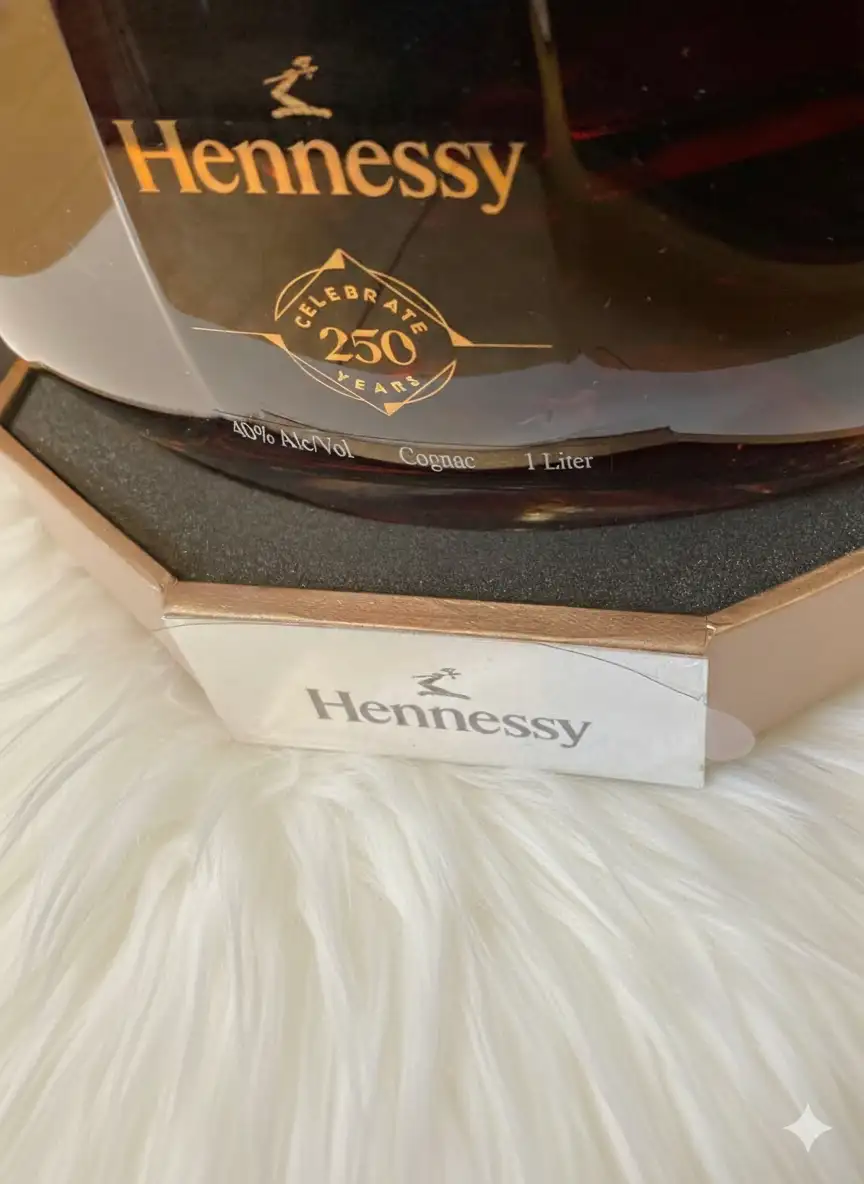 Cognac Hennessy 250th Anniversary Collector Blend 1000ml 4 Cognac Hennessy 250th Anniversary Collector Blend 1000ml (2)