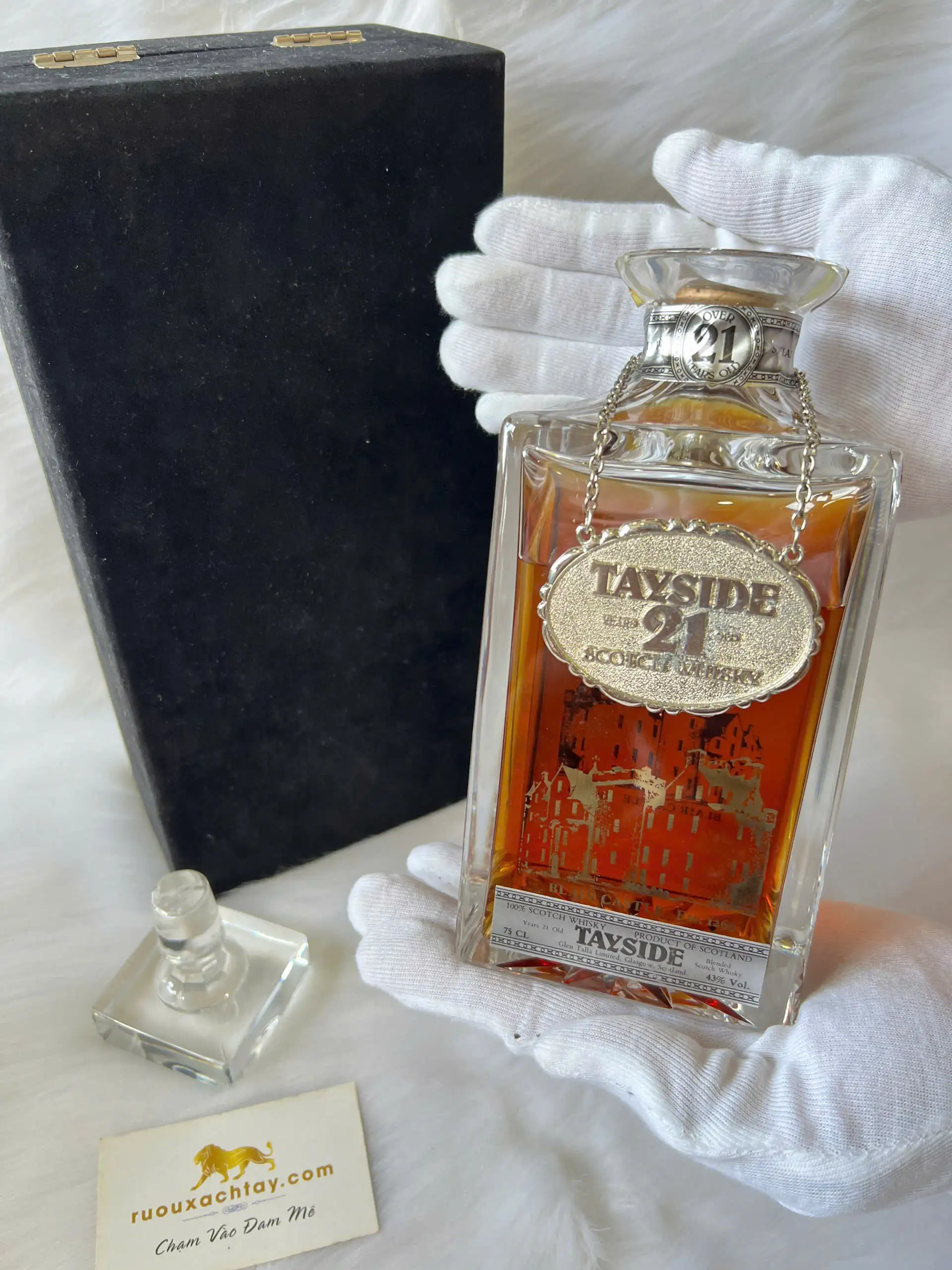 Finest Blended Scotch Tayside 21yo Blair Castle Crytal Decanter 1 Finest Blended Scotch Tayside 21yo Blair Castle Crytal Decanter (1)