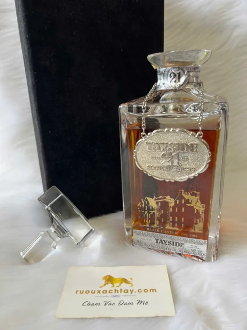 Finest Blended Scotch Tayside 21yo Blair Castle Crytal Decanter 5 Finest Blended Scotch Tayside 21yo Blair Castle Crytal Decanter (3)