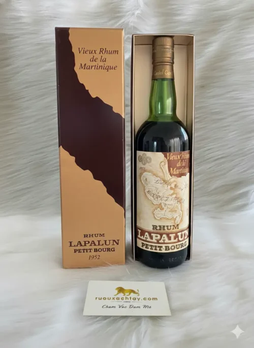 Rượu Rum Lapalun Petit Bourg 1952 (1)