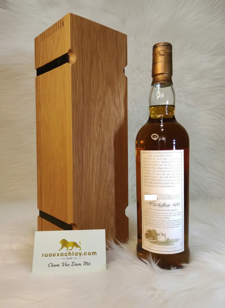 Single Malt Scotch Whisky The Macallan Fine & Rare 1940 3 Single Malt Scotch Whisky The Macallan Fine & Rare 1940 (8)