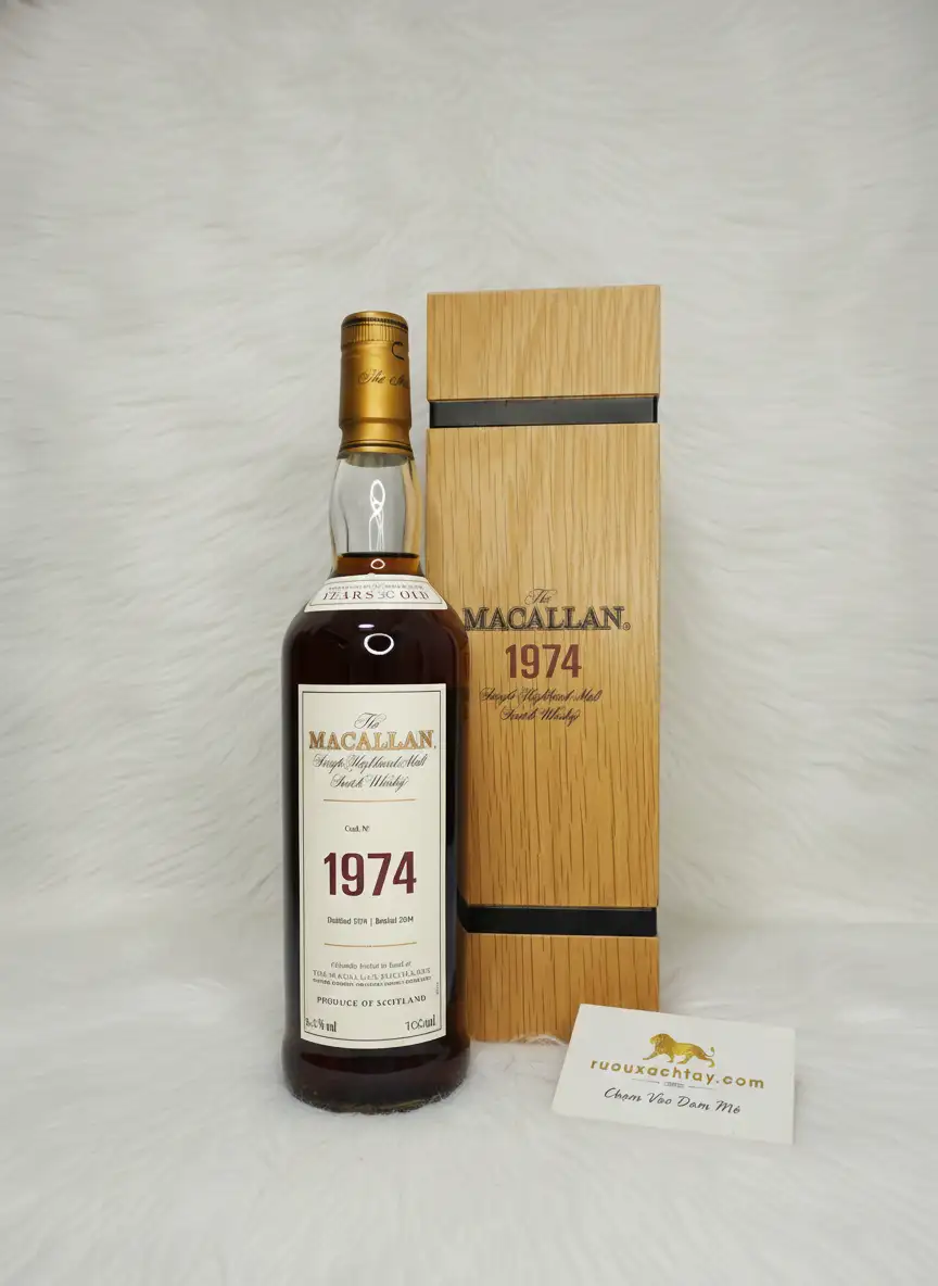 Single Malt Scotch Whisky The Macallan Fine & Rare 1974 1 Single Malt Scotch Whisky The Macallan Fine & Rare 1974 (1)