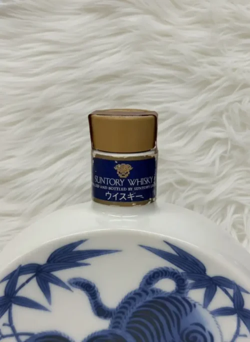 Suntory Pure Malt Whisky Yamazaki 12 Year Old Arita Ware Blue And White Bamboo Tiger 6 Suntory Pure Malt Whisky Yamazaki 12 Year Old Arita Ware Blue And White Bamboo Tiger (2)