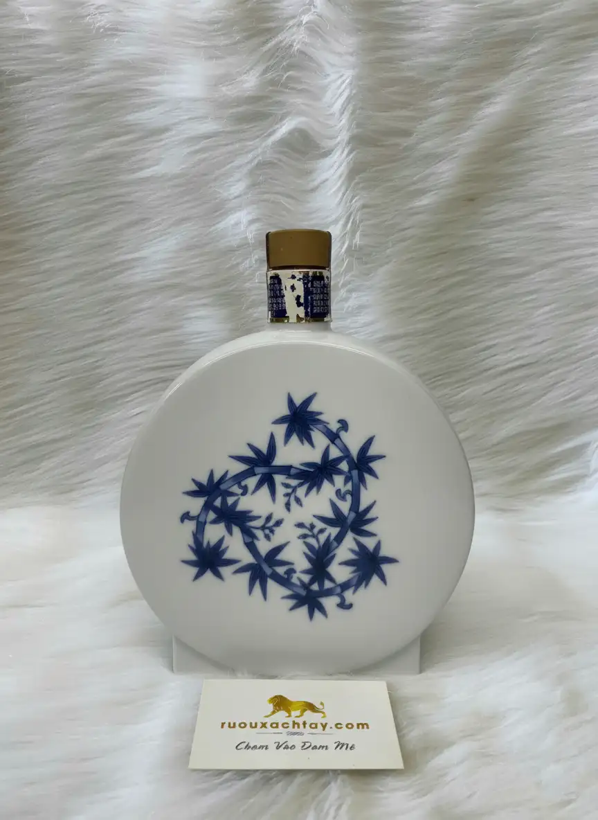 Suntory Pure Malt Whisky Yamazaki 12 Year Old Arita Ware Blue And White Bamboo Tiger 2 Suntory Pure Malt Whisky Yamazaki 12 Year Old Arita Ware Blue And White Bamboo Tiger (4)