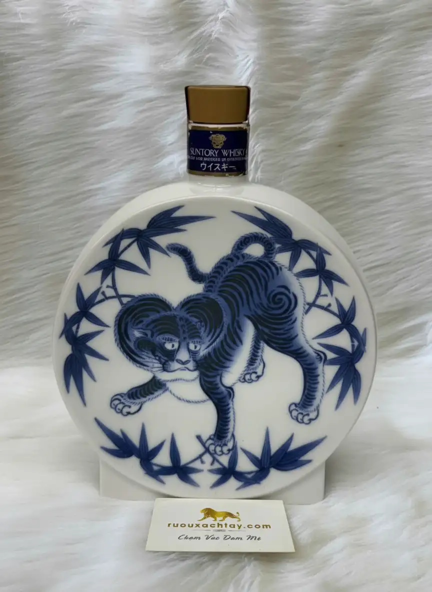 Suntory Pure Malt Whisky Yamazaki 12 Year Old Arita Ware Blue And White Bamboo Tiger 1 Suntory Pure Malt Whisky Yamazaki 12 Year Old Arita Ware Blue And White Bamboo Tiger (7)
